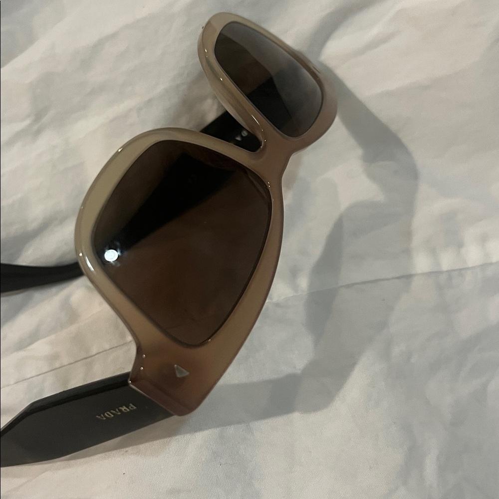Prada Black and Brown Sunglasses preowned - Picture 6 of 8